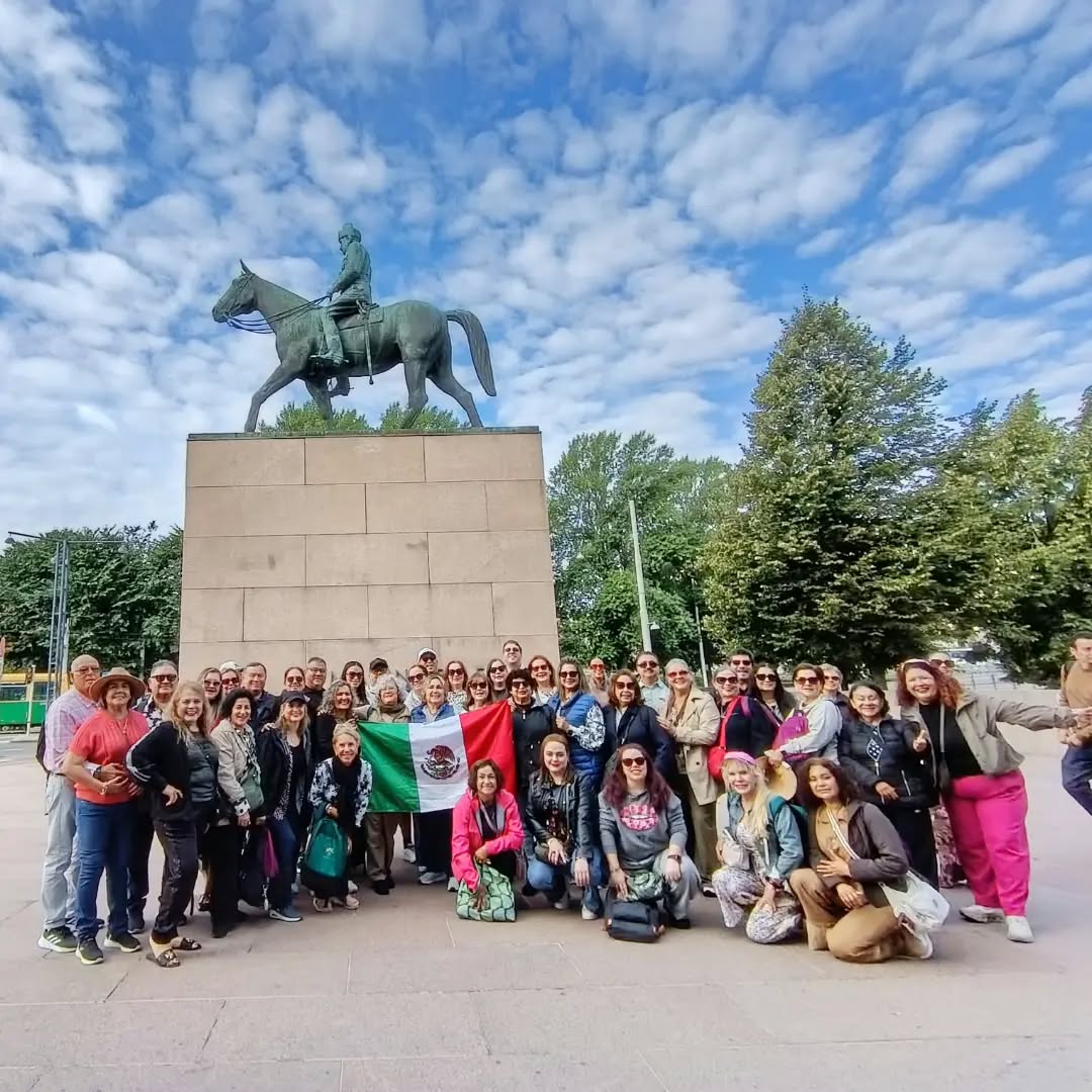 Mexico Finlandia 🇲🇽🇫🇮 #happyguidehelsinki 💚 #greenactivities #sustainabletravelfinland #guidedwalkhelsinki @myhelsinki @thisisfinlandofficial @ourfinland