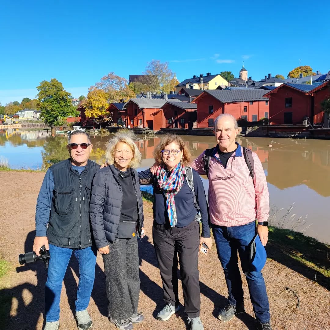 Full 🌞 Porvoo @visitporvoo @vanhaporvoo with #happyguidehelsinki 💚 #greenactivities 🍁 #sustainabletravelfinland @thisisfinlandofficial @ourfinland