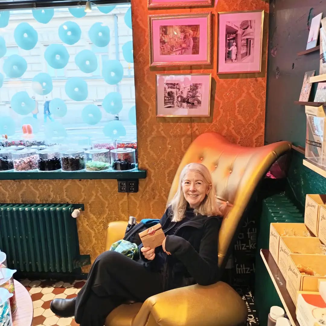 Relaxed food tour fun @roobertinherkku 🫶 #happyguidehelsinki #greenactivities 💚 #sustainabletravelfinland #happyhelsinki #helsinksecret
